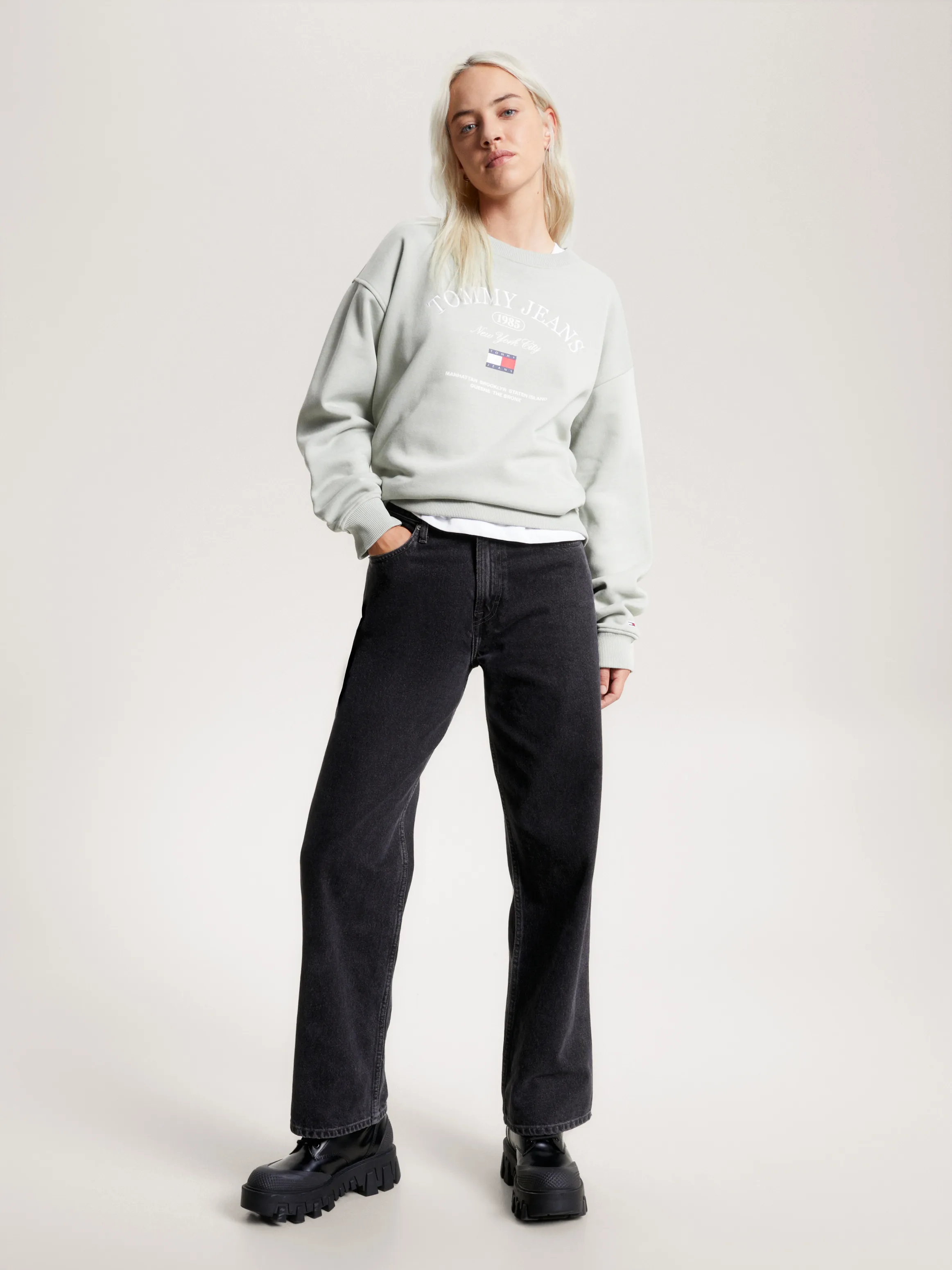 Crew Neck Logo Relaxed Sweatshirt | Sweatshirts & Hoodies | Tommy Jeans