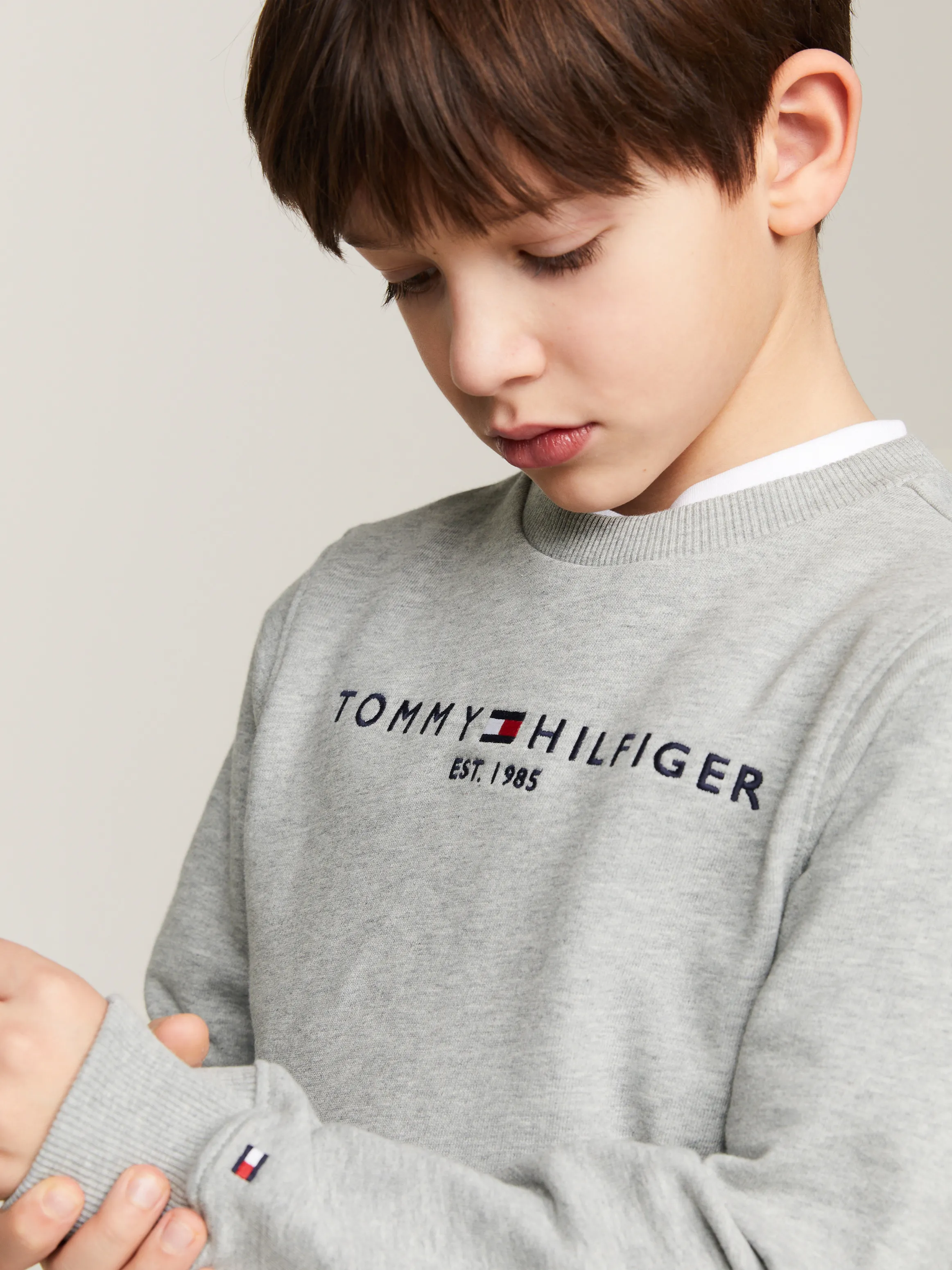 Kids Unisex 3-7 Essential Sweatshirt | Sweatshirts & Hoodies| Tommy Hilfiger