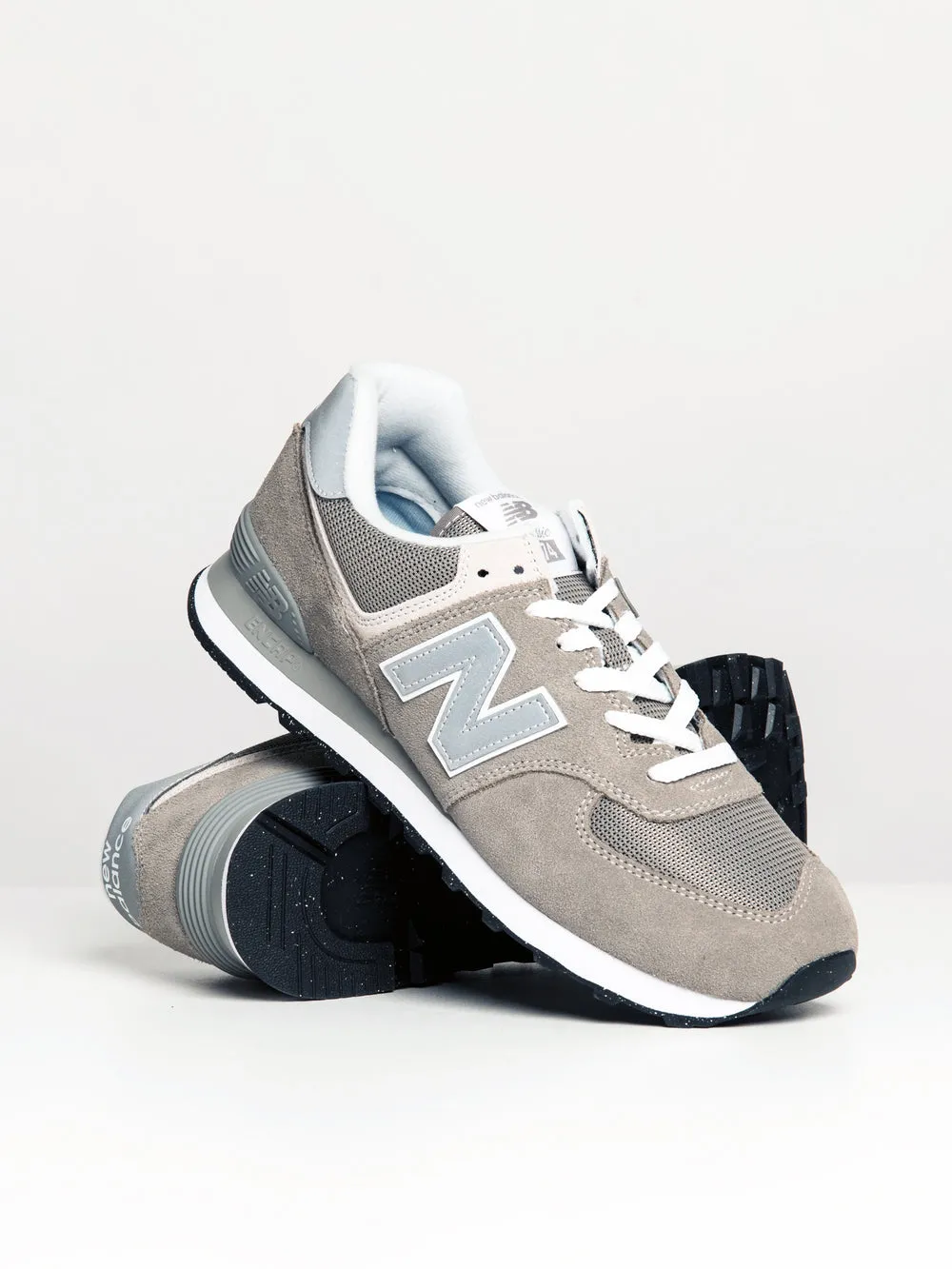 NEW BALANCE MENS NEW BALANCE THE 574 SNEAKER