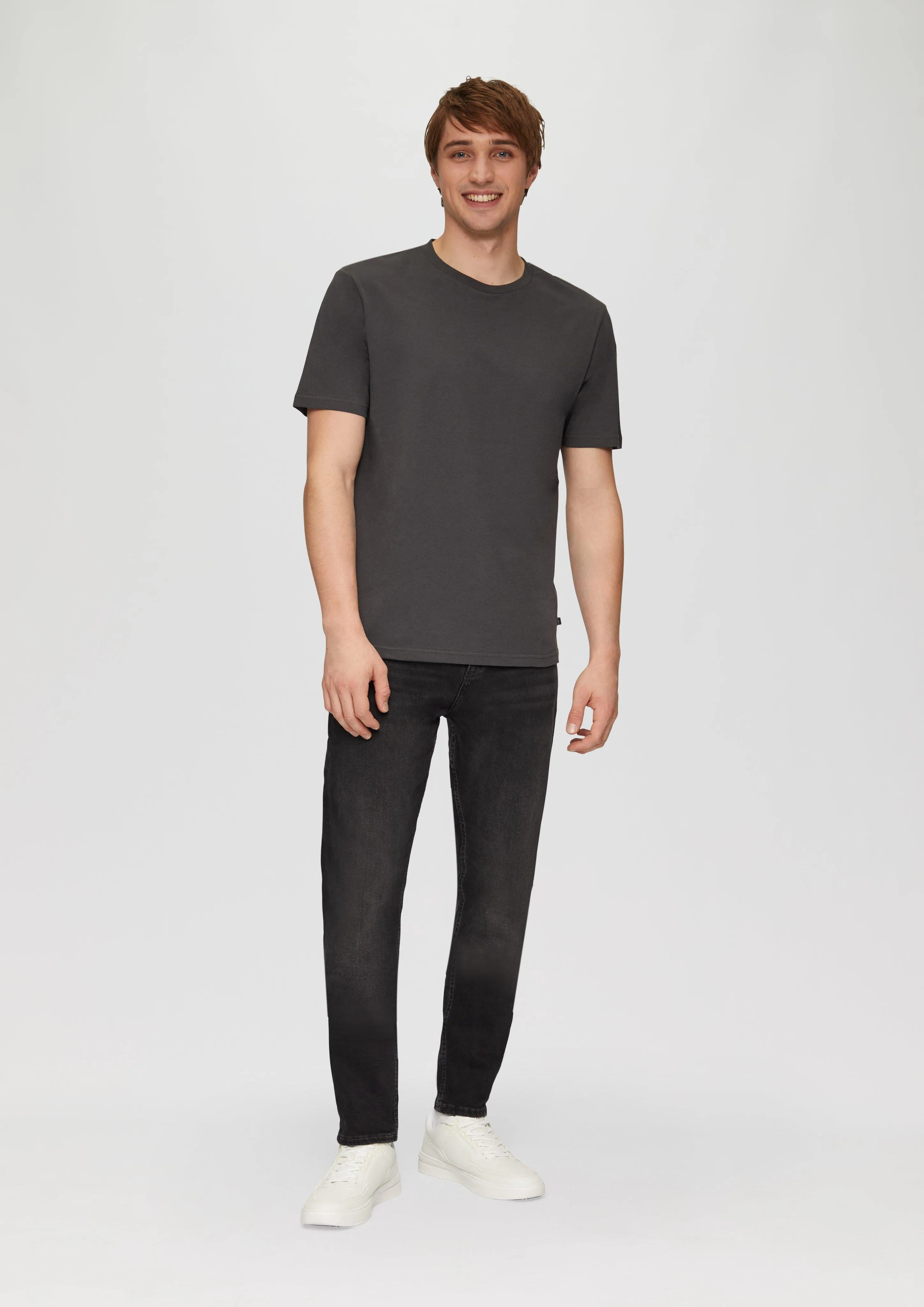 Shawn jeans / regular fit / mid rise / tapered leg