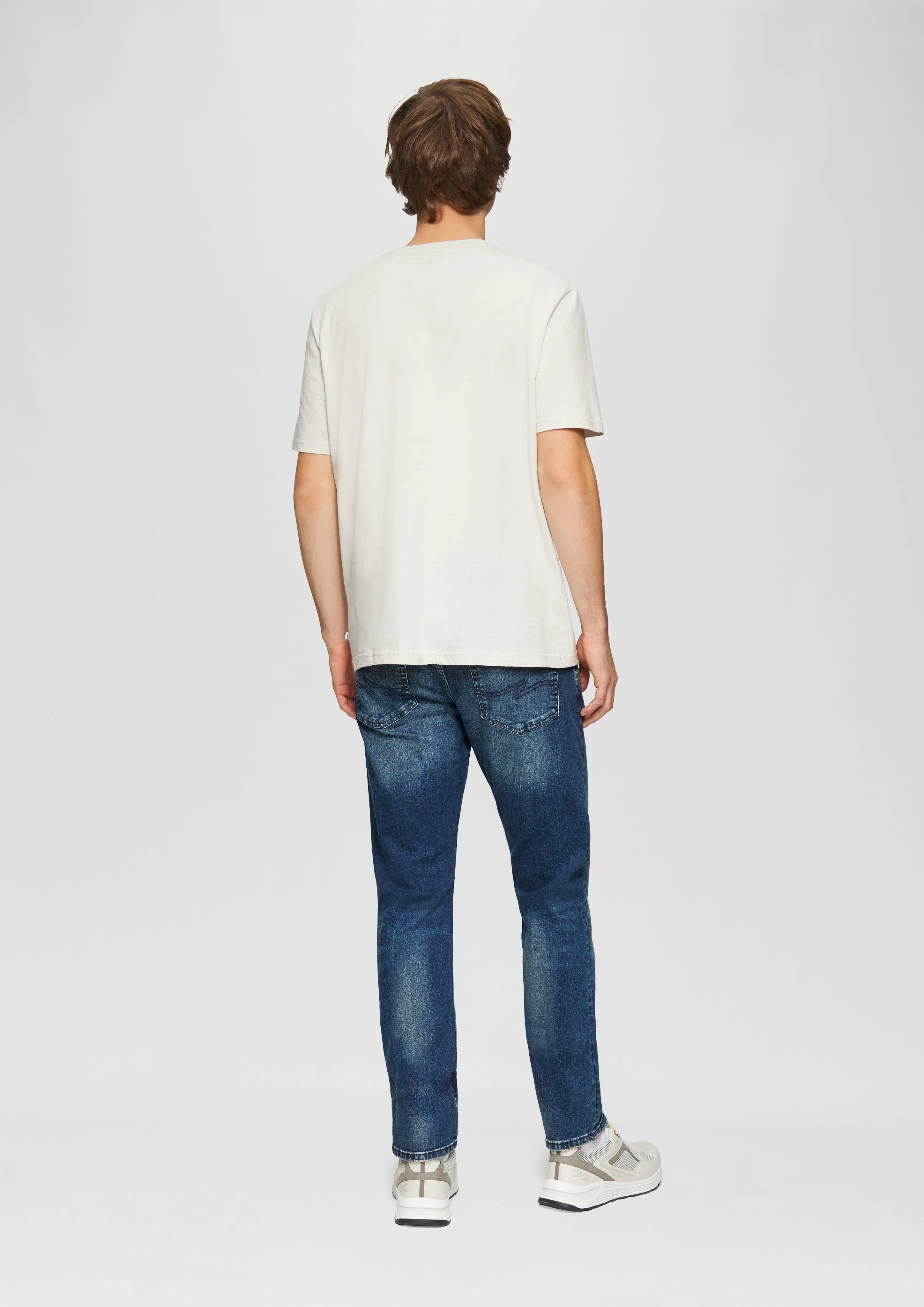 Slim: slim leg jeans