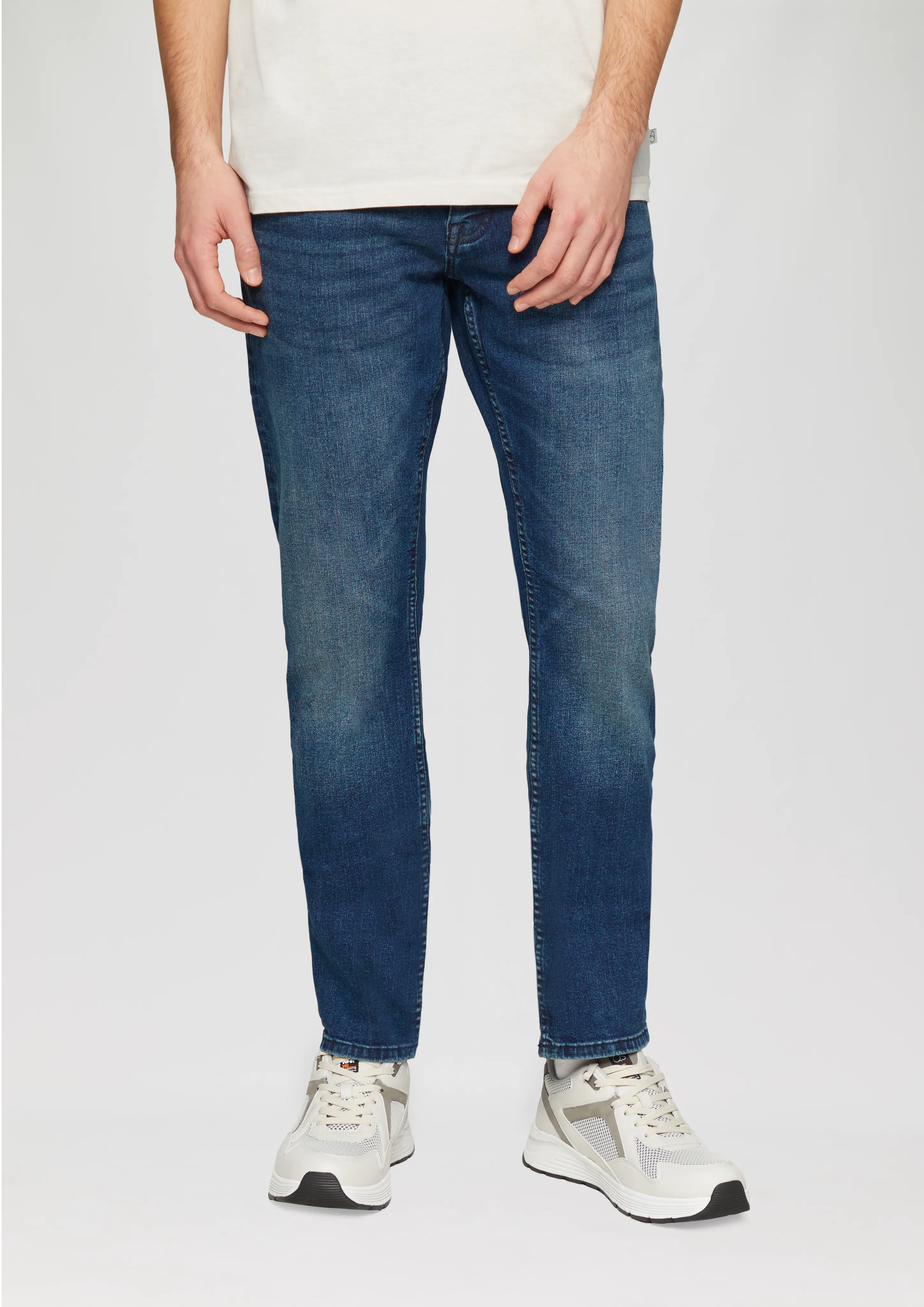 Slim: slim leg jeans